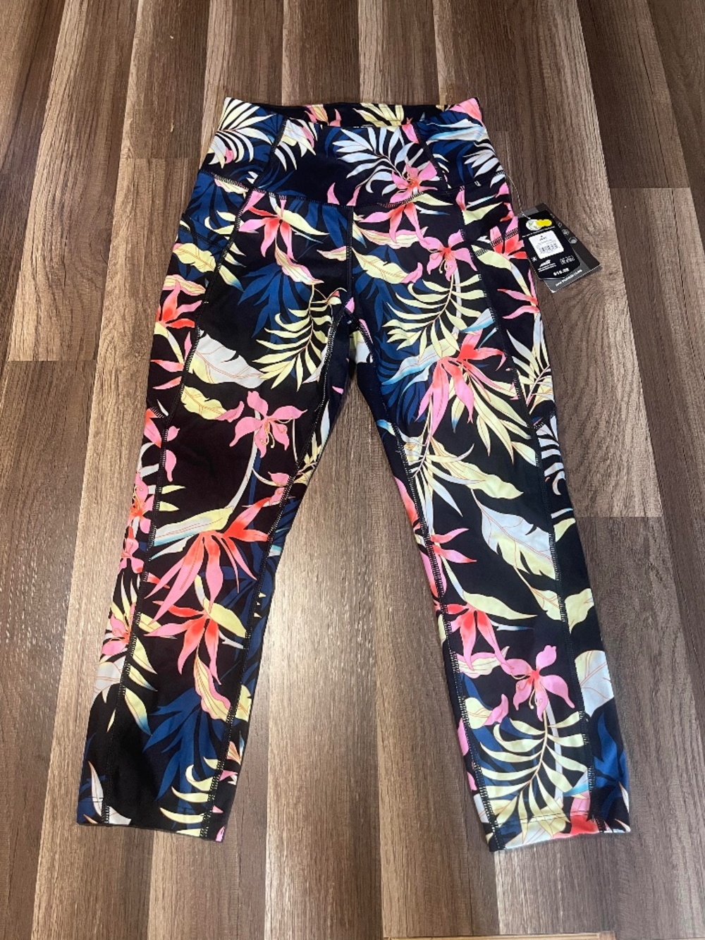AVIA Capri Leggings Tropical Floral pattern Size S